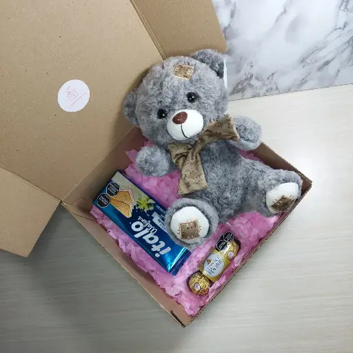 ABRAZO EN UNA CAJA